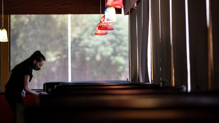 Skyrocketing of COVID-19 cases around the U.S. slows dine-in restaurant recovery