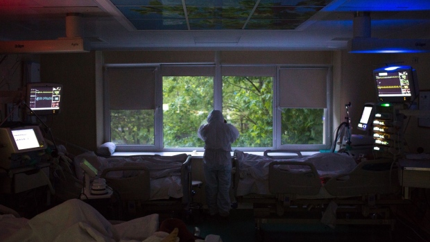 Russian Doctors Distrust Official Covid-19 Numbers, Poll Shows