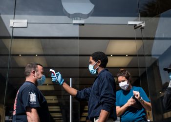 Extra $600 a week for unemployed boosts spending