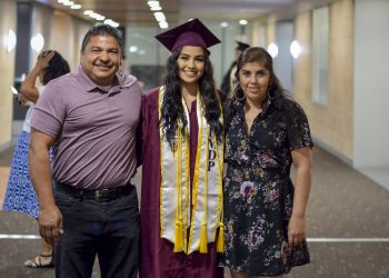 ASU launches bilingual chatbot to reach parents who want to go to college