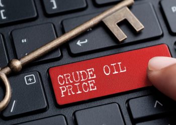 Watching key trendline support: crude oil price analysis