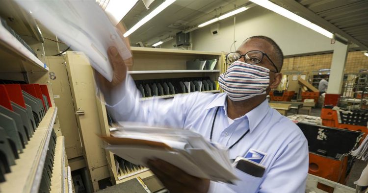 The USPS funding crisis is bigger than the election, experts warn