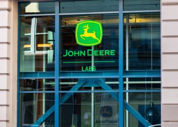 Stocks on the Move: Deere as they lift their full-year earnings forecast on farm equipment demand; Pinduoduo on sales that missed forecasts – Yahoo Money