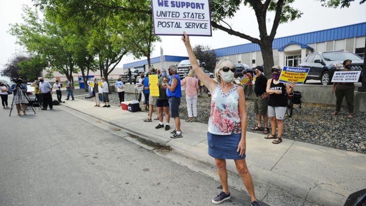 Helena rally calls for funding USPS ahead of election | State & Regional