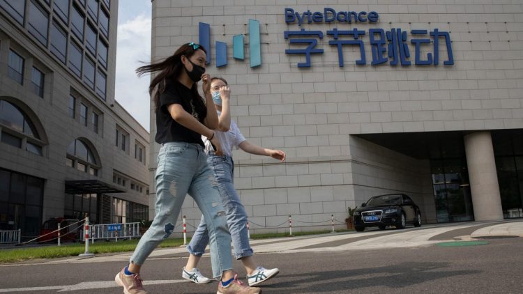 As President Trump digs in, will it be US versus China in tech?