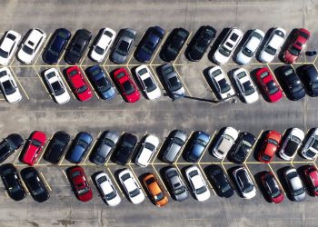 U.S. auto sales expected to fall more than 20%, according to report