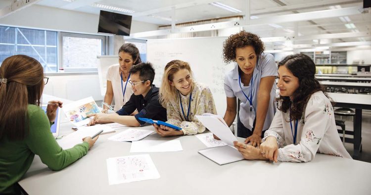 Amazon Makes Internal Machine-Learning Courses Public