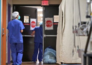 Hospitals Oppose Positive Covid-19 Test Requirement for More Medicare Funding