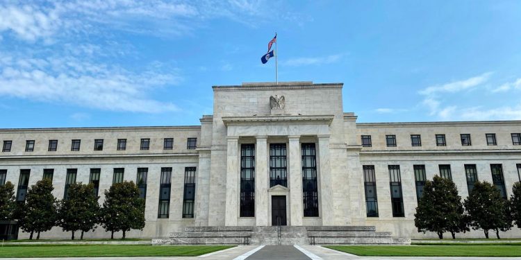 Banks Pile Into Treasurys, Helping to Fund Government Borrowing Spree