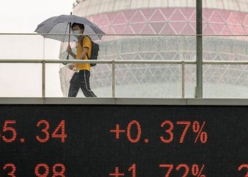 Investors in Europe Buy Up Global Stock Funds as Confidence Ticks Higher