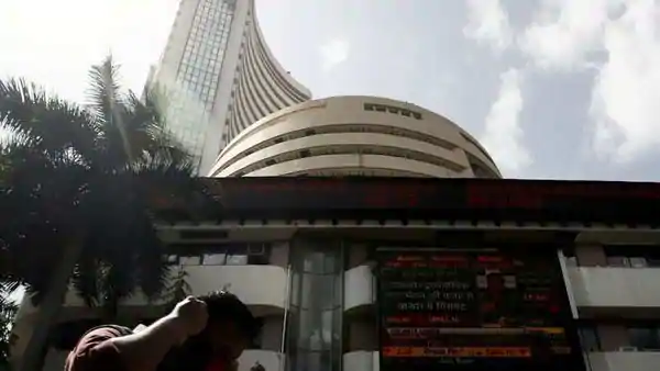 Foreign investors pour Into Indian stock markets despite GDP contraction