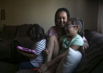 Newsom weighs aid for undocumented Californians weathering pandemic with no safety net – Daily Democrat