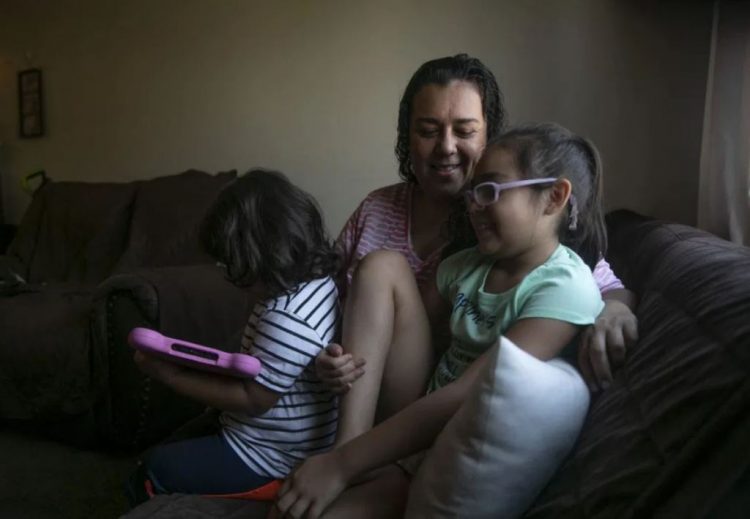 Newsom weighs aid for undocumented Californians weathering pandemic with no safety net – Daily Democrat