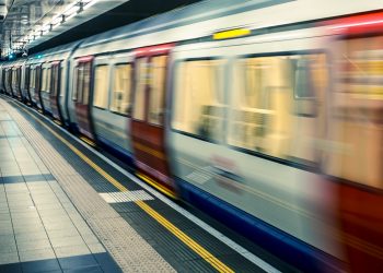 A quarter of consumers choose cars over public transport
