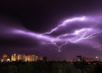 Thunderstorm Asthma Attacks Hit Well Before Storms Do