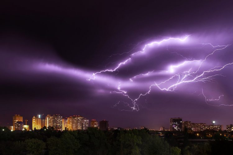 Thunderstorm Asthma Attacks Hit Well Before Storms Do