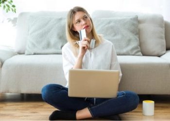Consumer Sentiment Uncertain Before Holidays
