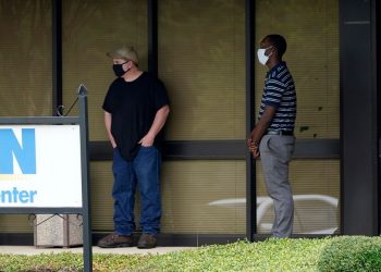 Pandemic Aid Swelled Savings of the Unemployed, Study Shows. Now They Are Running Low.