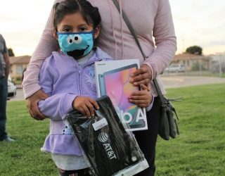 Santa Maria families receive tablets to keep them connected during pandemic | News