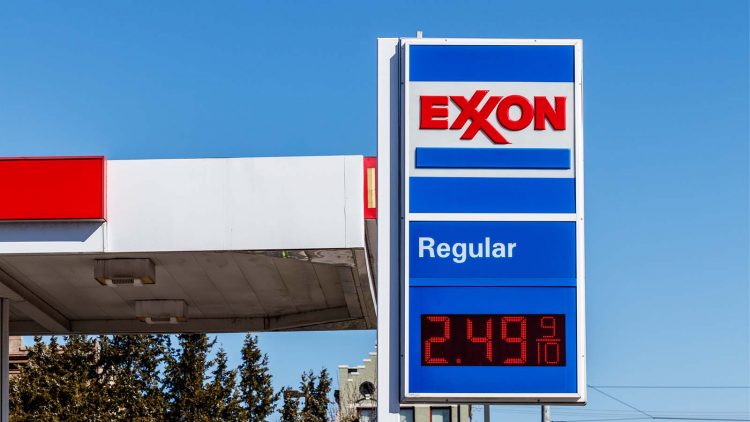 Avoid XOM Stock as Exxon Mobil’s Terrible Year Continues