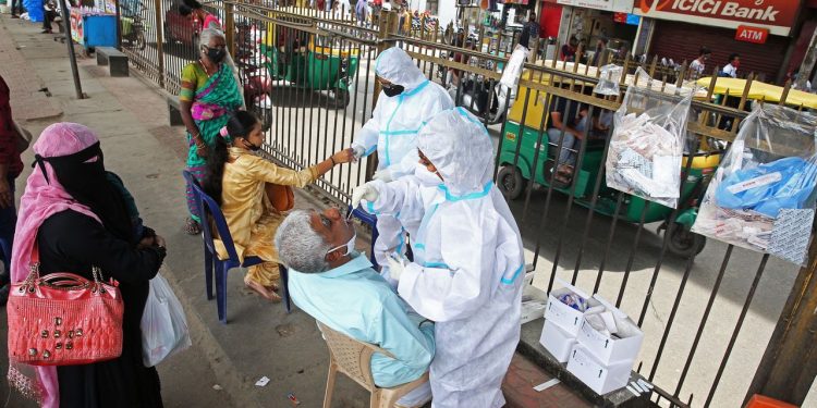 Covid Vaccine Hopes Send Record Funds to Emerging Markets
