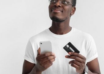 Consumer confidence holds steady in November