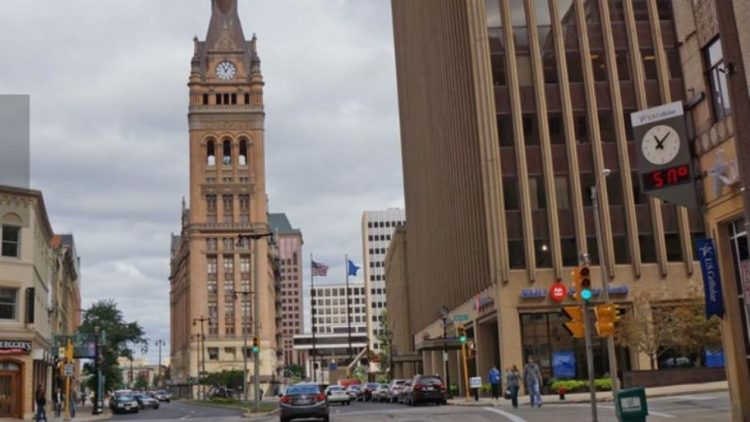 Milwaukee sees slight drop in COVID-19 cases, positivity