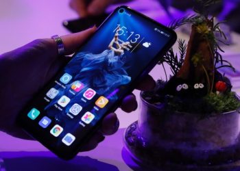 Huawei ditches budget phone brand after U.S. cuts chip supply