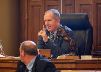 Jobs on the line as Wyoming lawmakers resume school funding debate