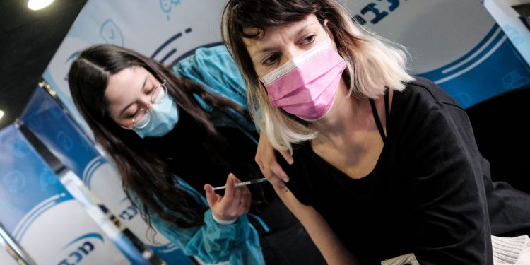 Covid-19 Vaccinations Give Shot in Arm to Israeli Stocks