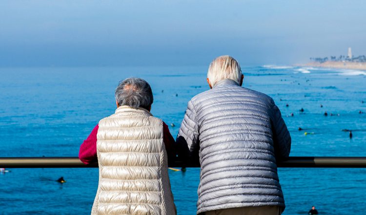 Seniors face crushing drug costs as Congress stalls on capping medicare out-of-pockets – Daily Breeze
