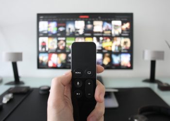 Older Americans are increasingly cutting the cord