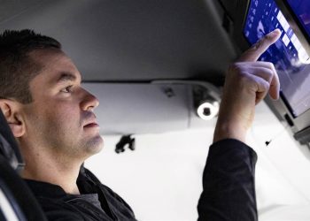 SpaceX announces first mission to space with all-civilian crew