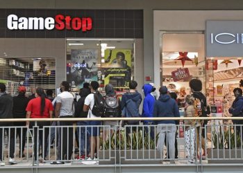 Local GameStop stock traders inspired by anti-hedge fund message despite losses | Business