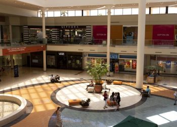 U.S. consumer sentiment unexpectedly falls to a six-month low | Business