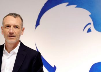 Investment funds increase pressure on Danone CEO