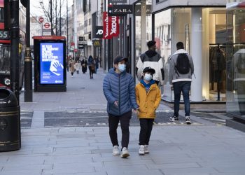 Retail spending dives as lockdown drives more shopping online