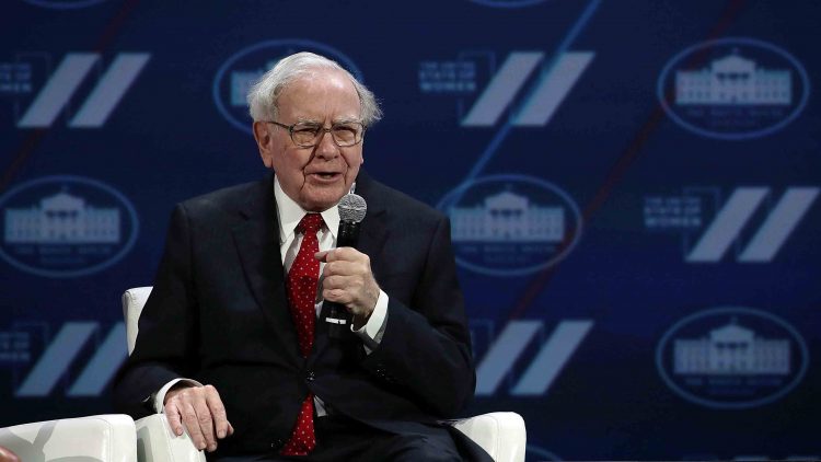 10 Stocks Warren Buffett Is Buying (And 11 He’s Selling)