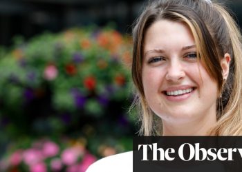 Desperate graduates rush to study ‘panic masters’ after job rejections | Master’s degrees