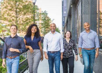 Nasir Qadree just announced one the largest debut funds for a solo VC – TechCrunch