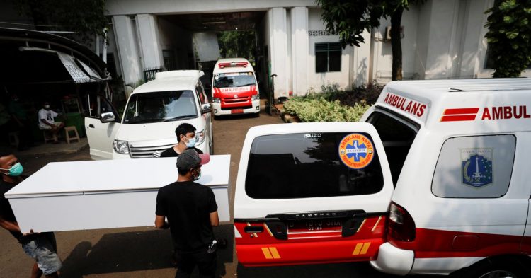 Indonesia beefs up health funds with hospitals in critical condition